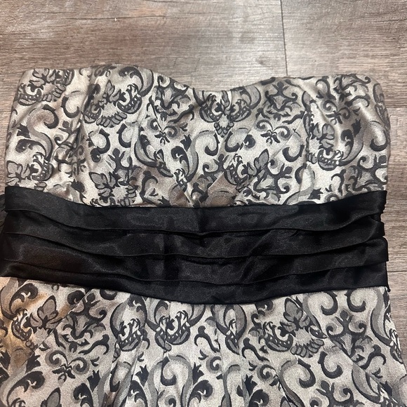 Speechless gray/black strapless party dress size 3 - Picture 4 of 12